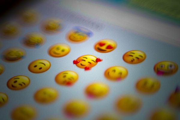 Az emojik jelentése a modern kommunikációban